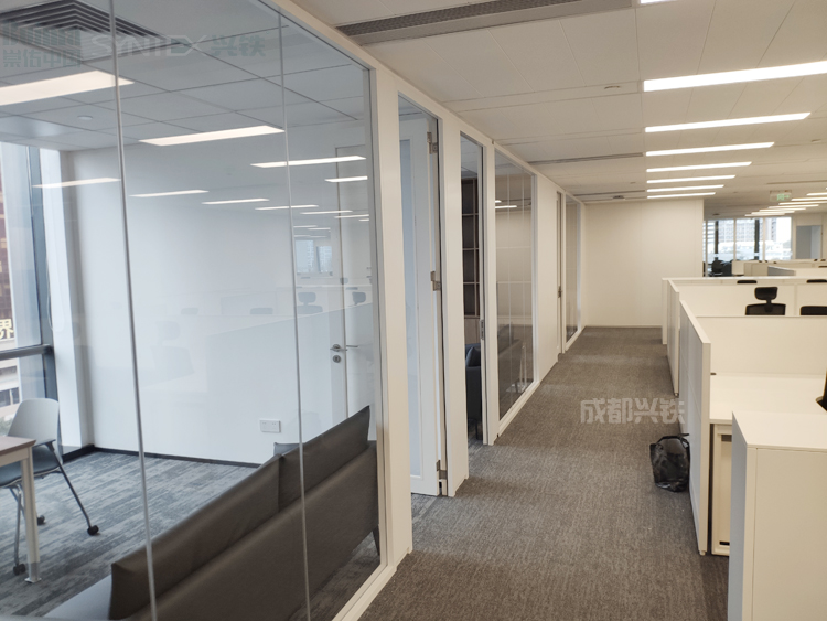 成都興鐵鋼制復合墻板